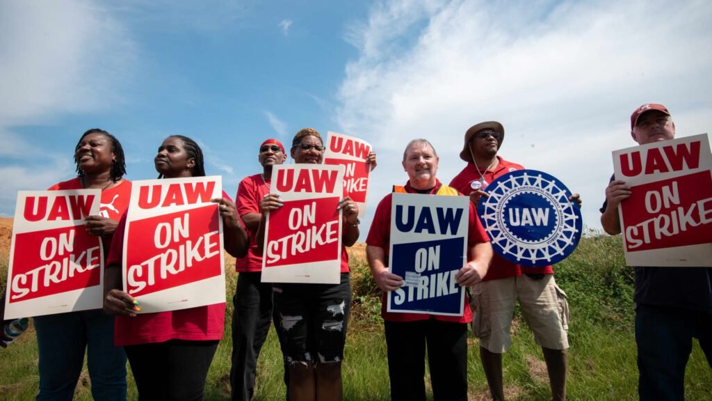 Mercedes Benz Workers In Alabama Vote Against Unionization