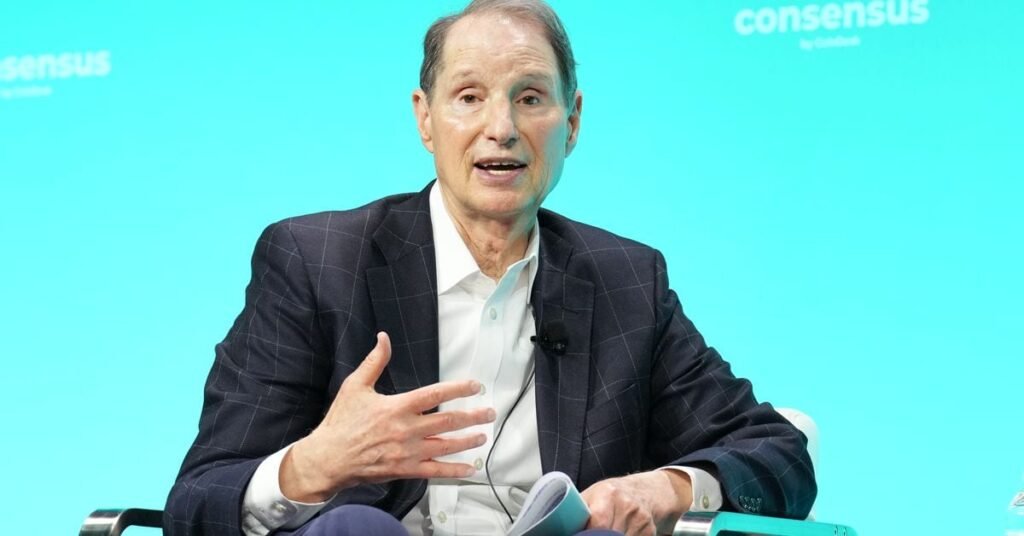 Ron Wyden Talks Fisa Reform And Cryptocurrency