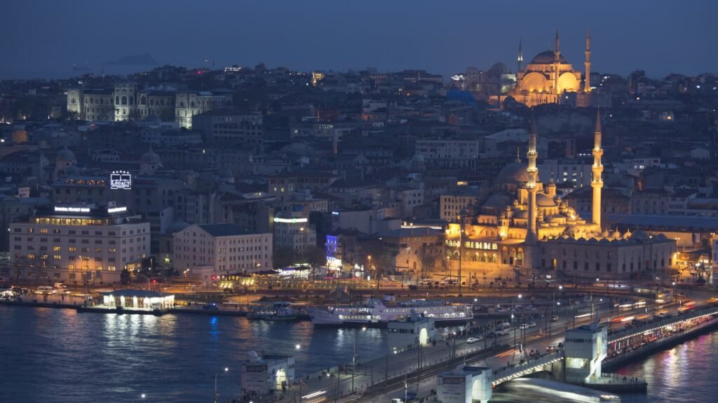 Türkiye's Inflation Rate Exceeds 75%, Economists Believe It Has Peaked