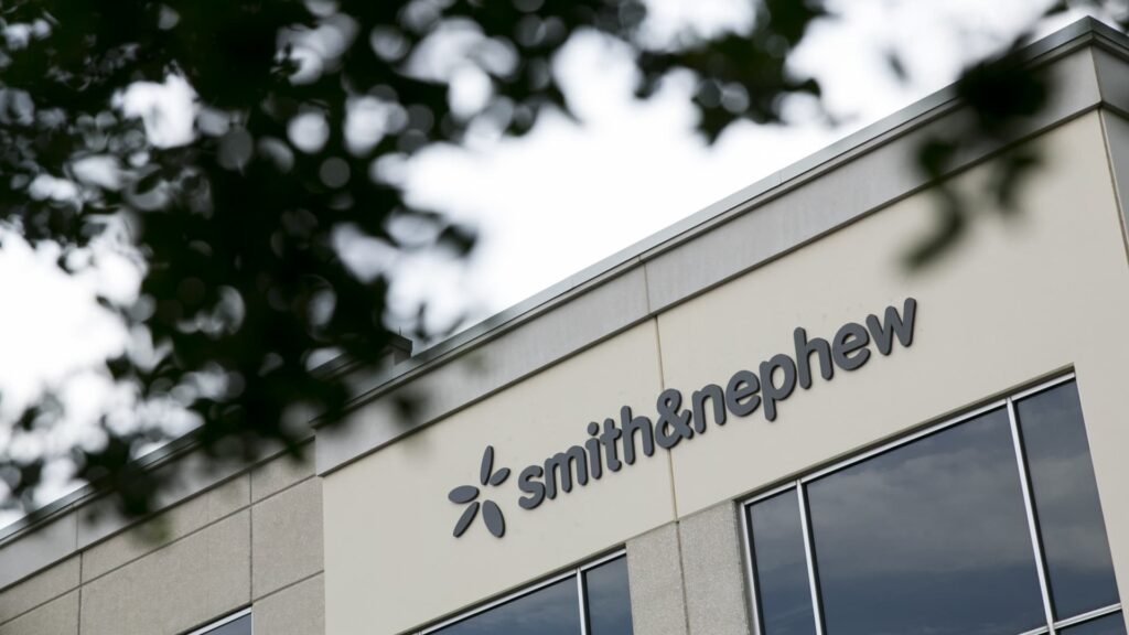 Cevian Owns Stake In Smith & Nephew: How Will It