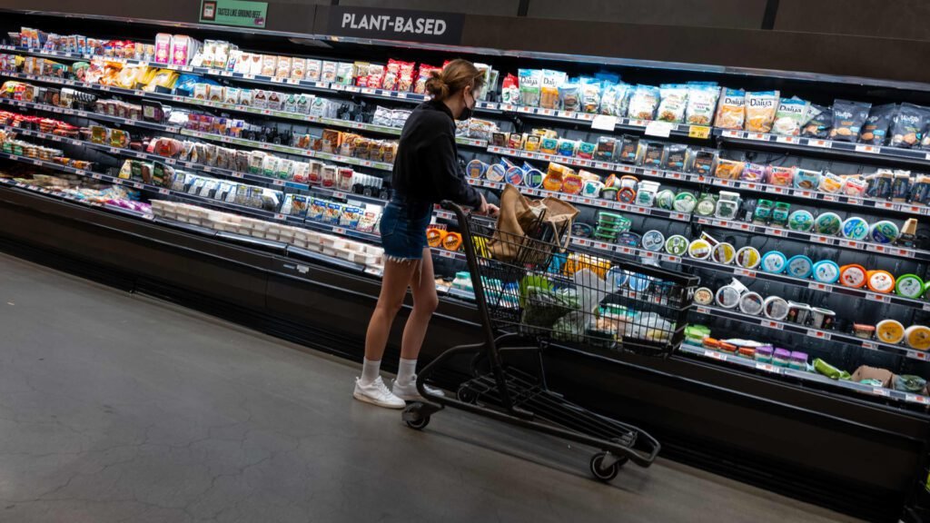 Fed's Main Index Rises 2.5%