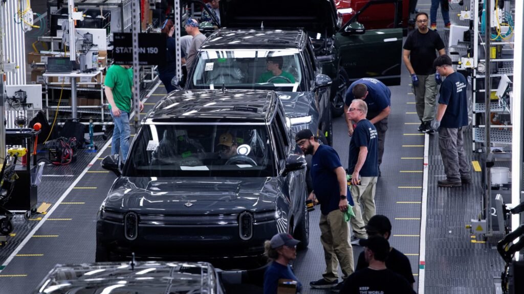 Weak manufacturing data raises concerns about slowing U.S. economy Weak Manufacturing Data Raises Concerns About Slowing U.s. Economy
